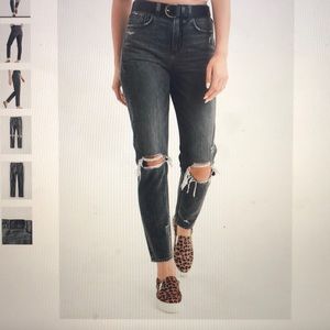 NEW W/O Tags Ripped Mom Jeans